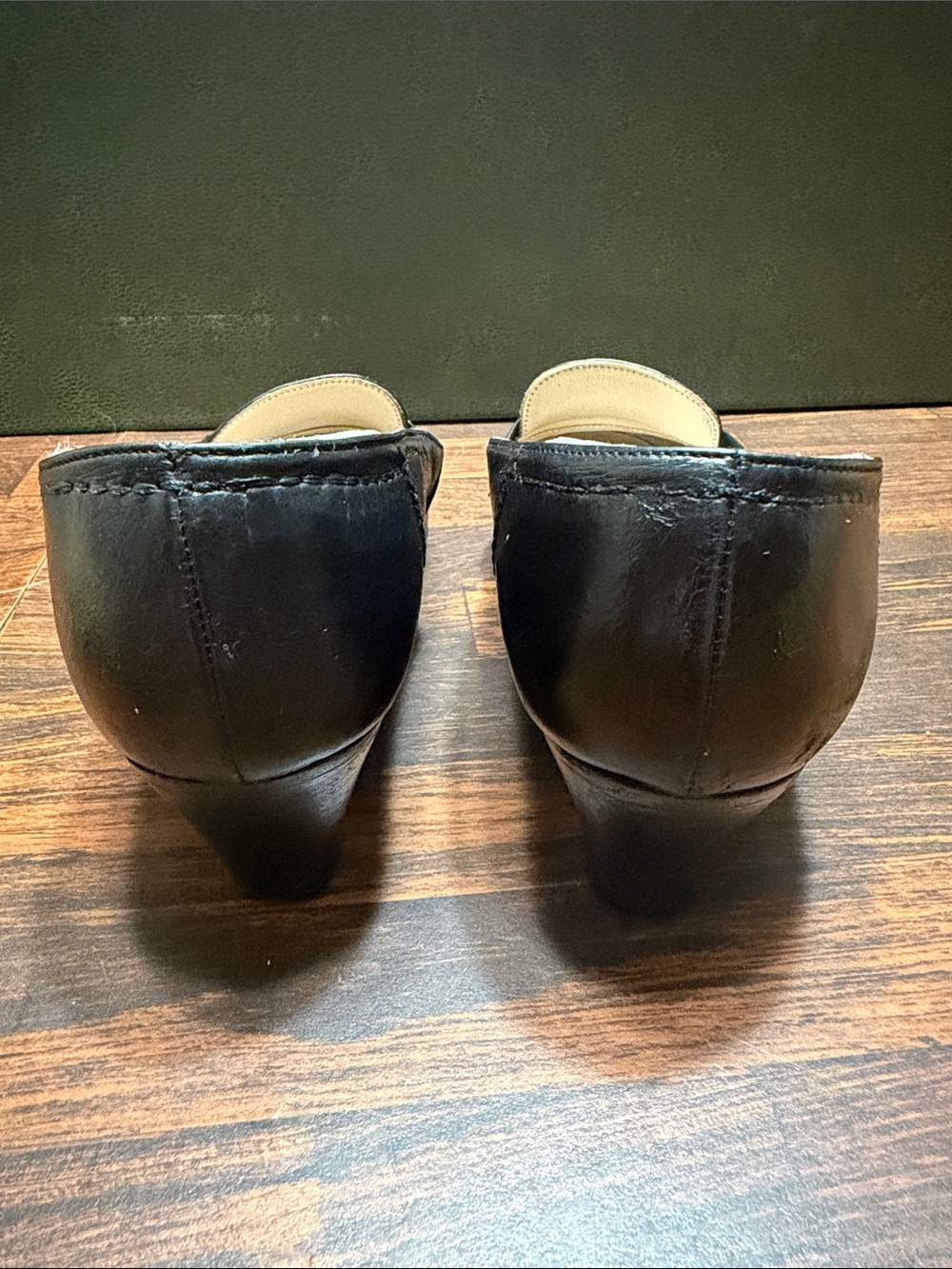 Vintage Gucci Black Leather Horsebit Loafers with Red-Green Stripe - Picture 5 of 8